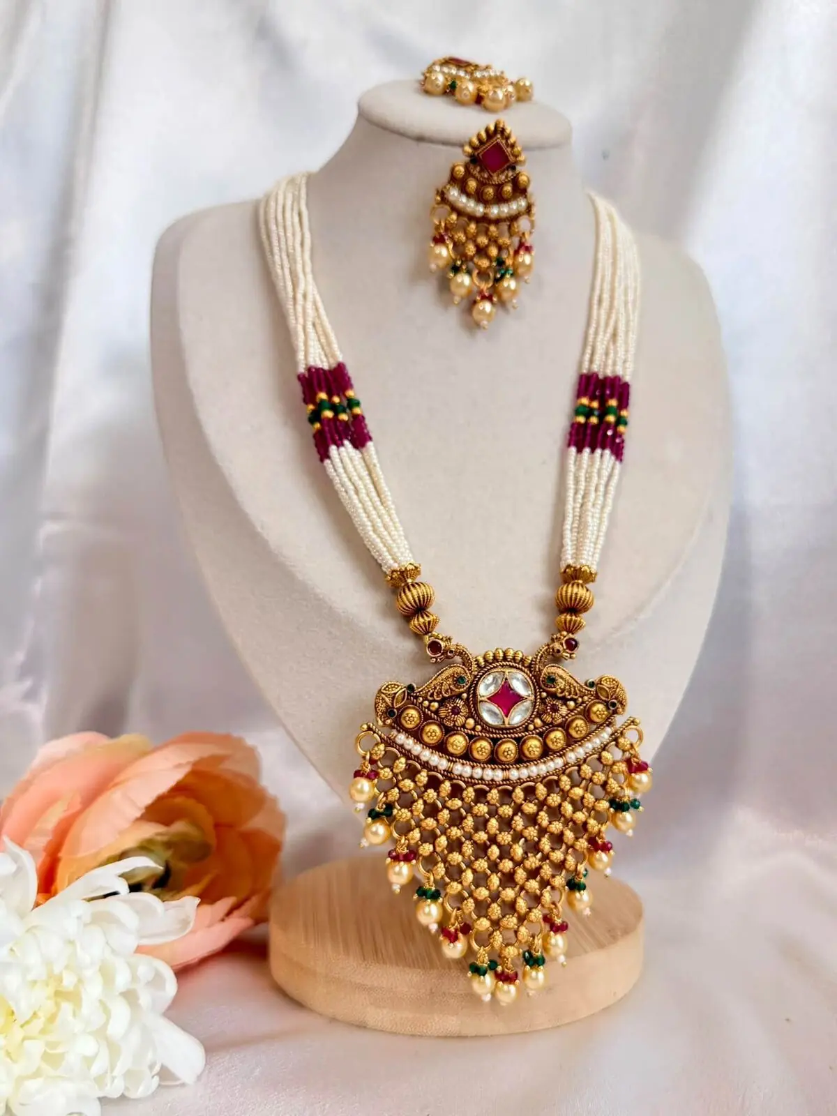 Gold Pendant Pearl Mala