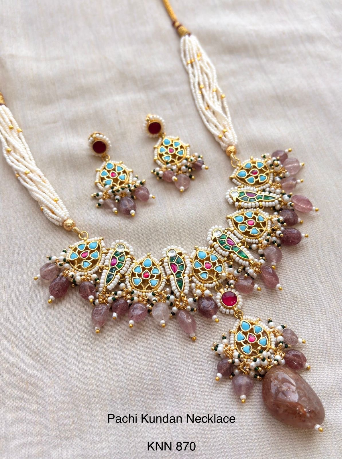 Parrots and Beads Pachi Set