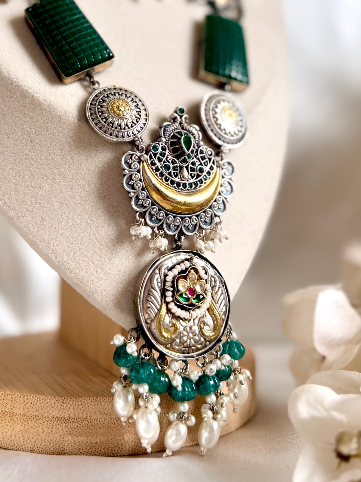 Ethnic Green Stone & Pearl Silver Jewelry Se — photo 2