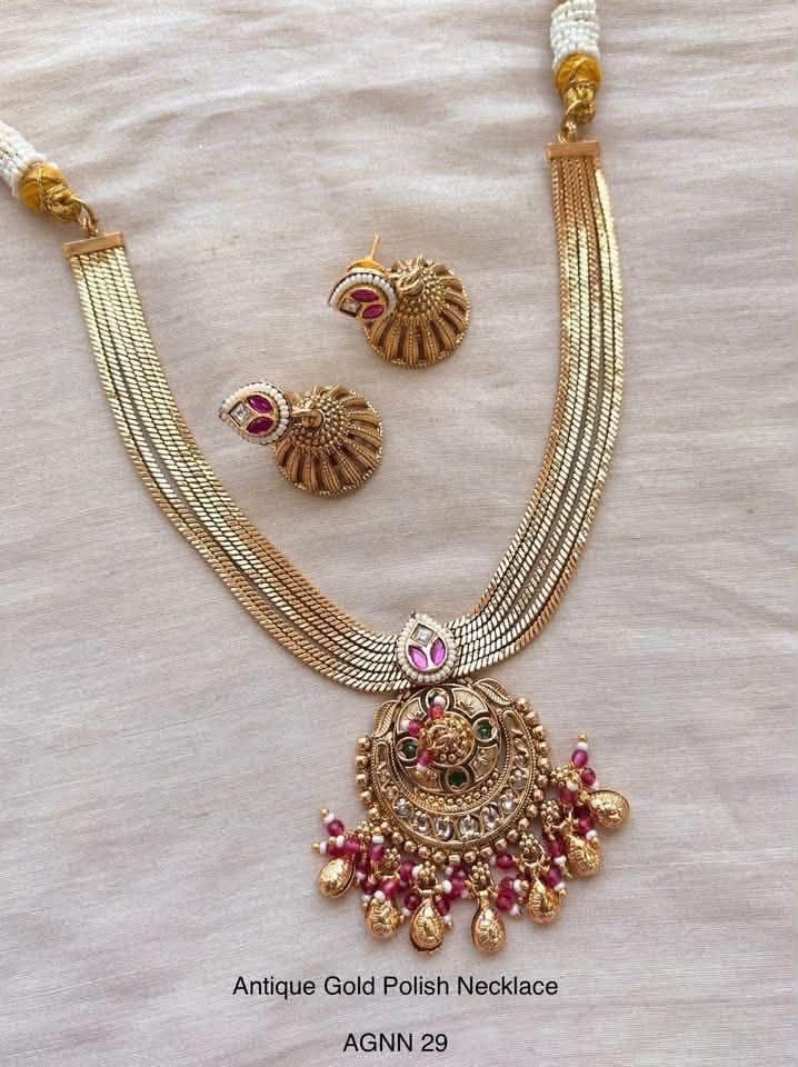 Antique Gold Polish Short Necklace