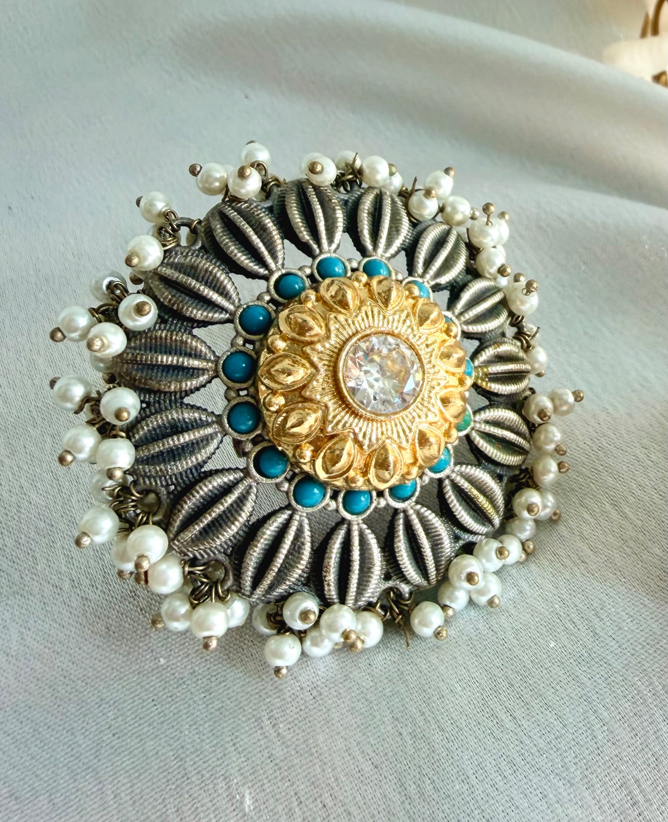 Dual tone Floral Finger Ring