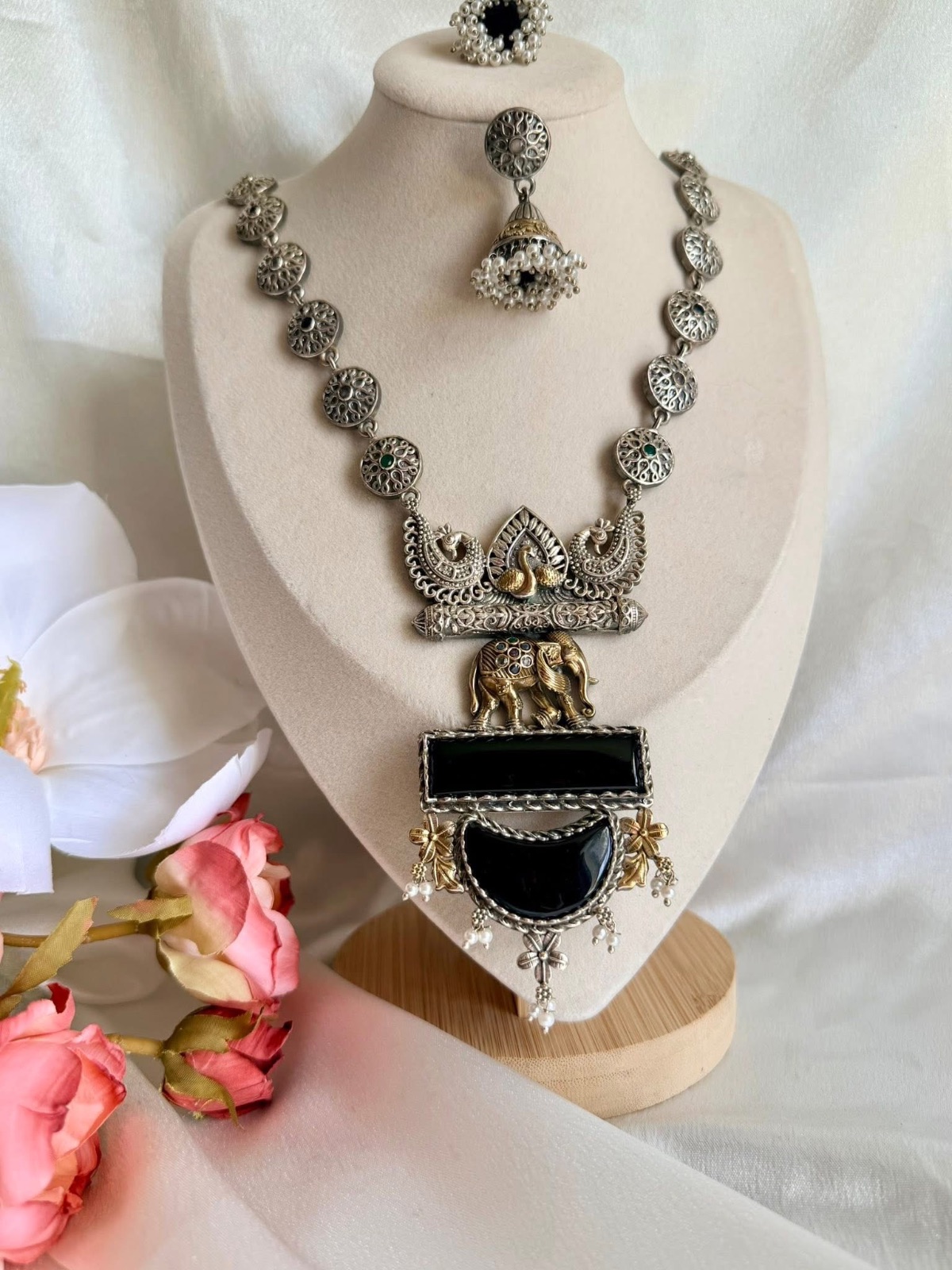 Black Pendant With Elephant Silver Look-Alike set